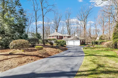 11 Daisy Dr, Shelton, CT 06484