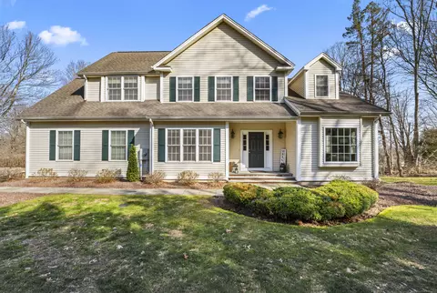 10 Hanover Rd, Newtown, CT 06470