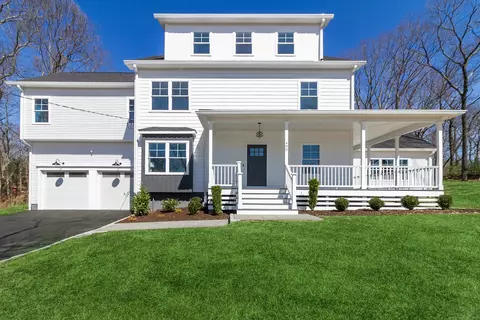 490 Romanock Rd, Fairfield, CT 06825