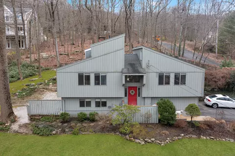 67 Mamanasco Rd, Ridgefield, CT 06877