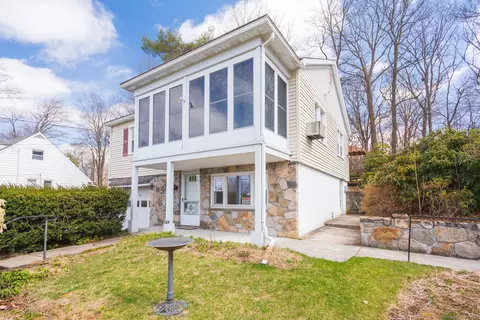 11 Schermerhorn Dr, New Fairfield, CT 06812