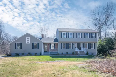 9 Beechwood Rd, Branford, CT 06405