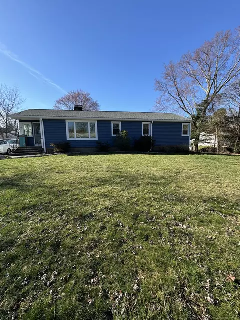 15 Rebecca St, Trumbull, CT 06611