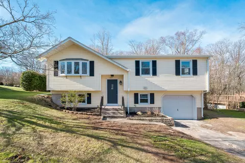 142 Knob Hill Rd, Meriden, CT 06451