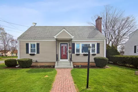 2 Lewis Ln, West Hartford, CT 06110