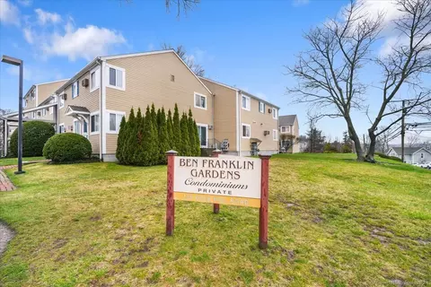 135 Flax Hill Rd #20, Norwalk, CT 06854