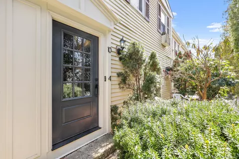 9 Weaver St #4, Greenwich, CT 06831