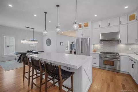 14 Crest Pl, Milford, CT 06460