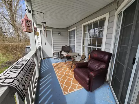 15 Crown Knoll Ct UNIT 32, Groton, CT 06340