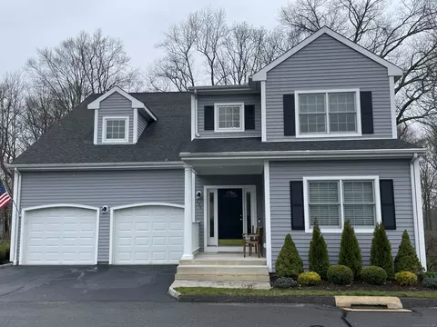 220 Maple Oak Dr #220, Stratford, CT 06614