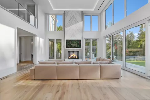 83 Red Coat Rd, Westport, CT 06880