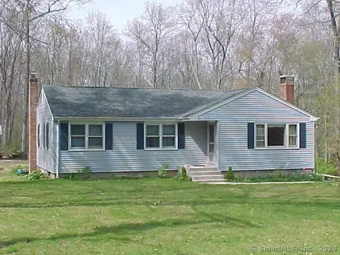 24 Harlan Pl, East Hampton, CT 06424