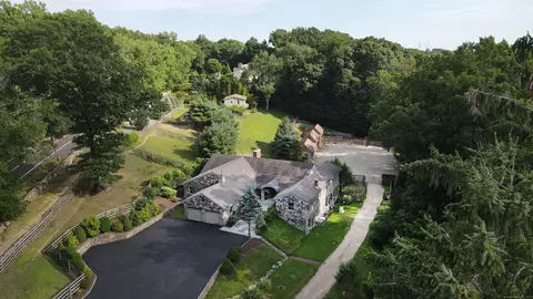 678 Riversville Rd, Greenwich, CT 06831