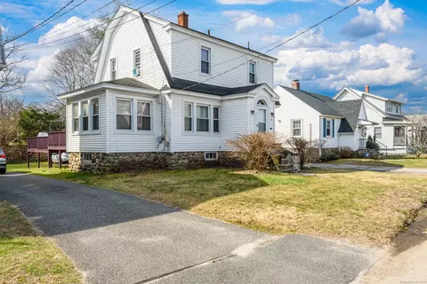 38 Ridgefield Ave, Waterbury, CT 06705