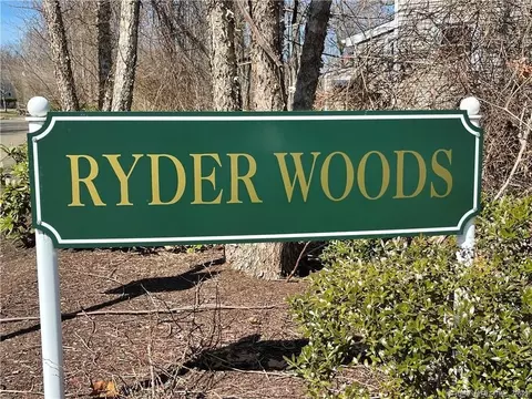 2 Harmony Ln, Milford, CT 06460