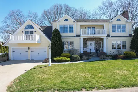 16 Fenbrook Rd, Old Saybrook, CT 06475