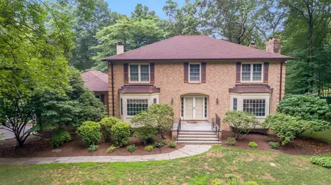 90 Gun Club Rd, Stamford, CT 06903