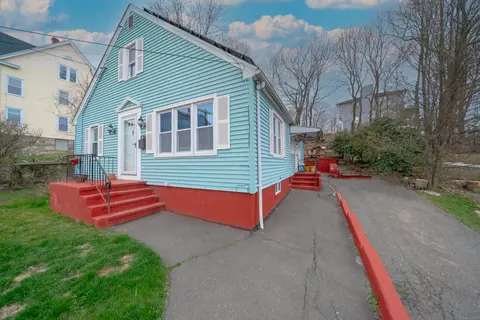 12 N Barnes St, Waterbury, CT 06704