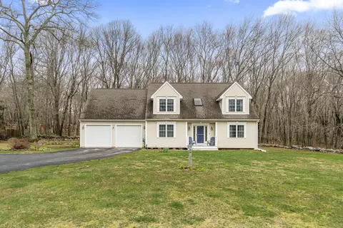 30 Braman Rd, Waterford, CT 06385