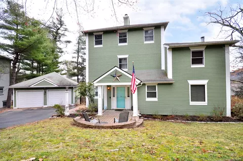 24 Oxford Ct, Simsbury, CT 06070