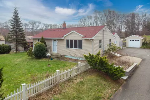 394 Clintonville Rd, North Haven, CT 06473