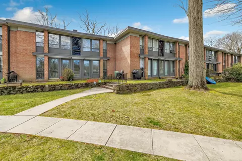 160 Fairfield Woods Rd #38, Fairfield, CT 06825
