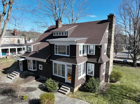 34 Rockwell St, Norwich, CT 06360