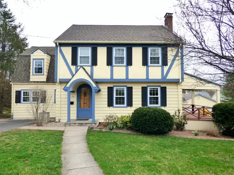 156 Walden St, West Hartford, CT 06107