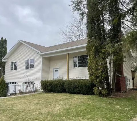97 Somersett Dr, Groton, CT 06355