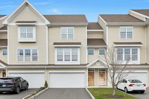 3 Caldwell Ter #3, Danbury, CT 06810