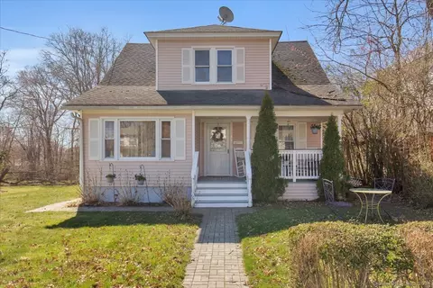 585 Nichols Ave, Stratford, CT 06614