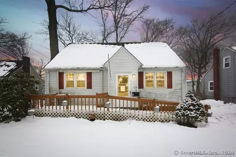 17 Fortress St, New Britain, CT 06053