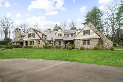 18 Wee Burn Ln, Darien, CT 06820