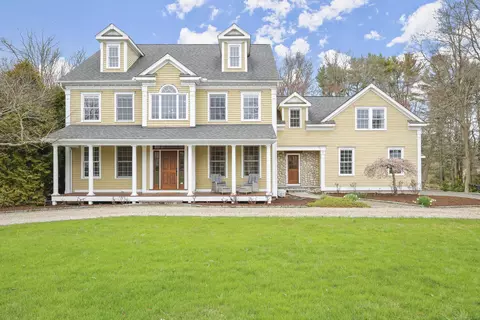 4 Weatherbell Dr, Norwalk, CT 06851
