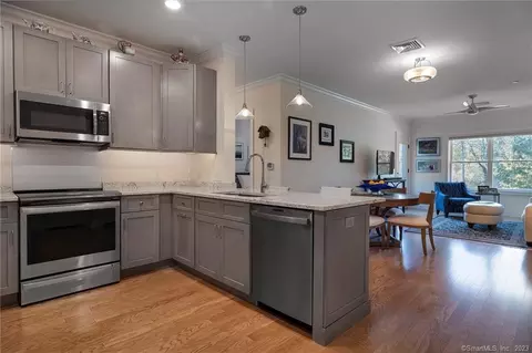 233 Danbury Rd #A206, Ridgefield, CT 06877