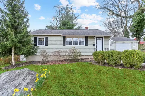 165 Warsaw St, Fairfield, CT 06825