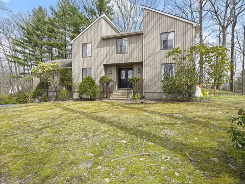 45 Peaceful Valley Rd, Trumbull, CT 06611