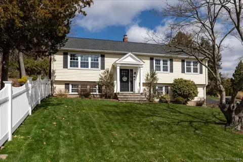 75 Ridgewood Dr, Rocky Hill, CT 06067