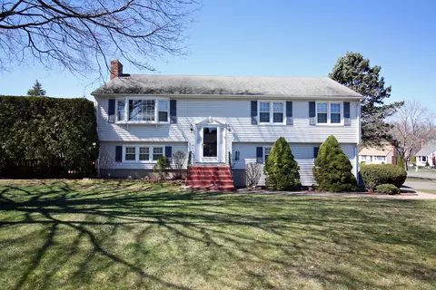 5 Nutmeg Ln, Rocky Hill, CT 06067
