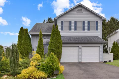 13 Butternut Ln, Newington, CT 06111