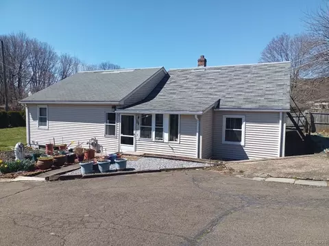83 Andrews St, Meriden, CT 06451