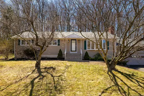 172 Howard Dr, Hamden, CT 06514