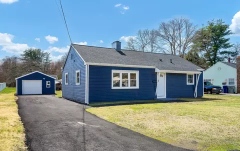 19 Mountain View Dr, Plainville, CT 06062