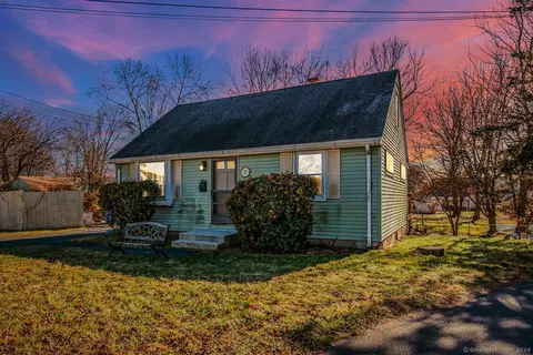27 Bingham Ct, New Britain, CT 06051