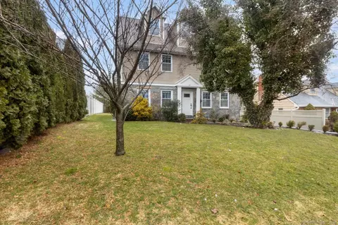 46 Middlebury St, Stamford, CT 06902