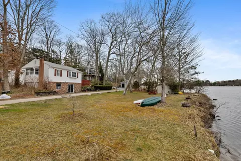 19 Lakeview Rd, East Haddam, CT 06469