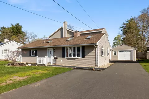 16 Mountain View Dr, Plainville, CT 06062