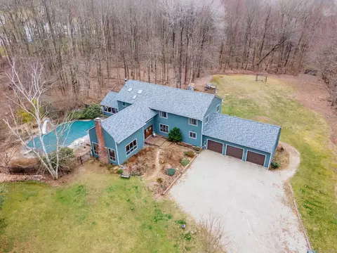 95 Shanda Ln, Tolland, CT 06084