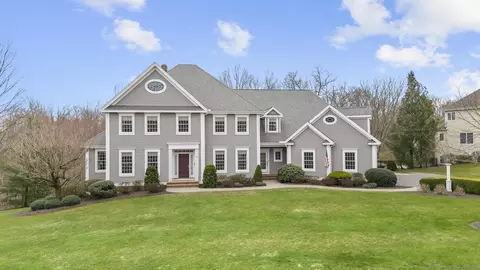 8 Hunters Rdg, Rocky Hill, CT 06067