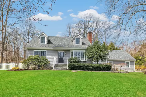 12 Lancaster Dr, Norwalk, CT 06850